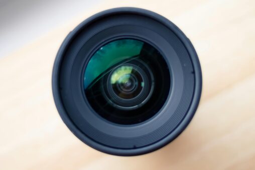 Dlaczego teleobiektywy są nieodzownym narzędziem w fotografii profesjonalnej?